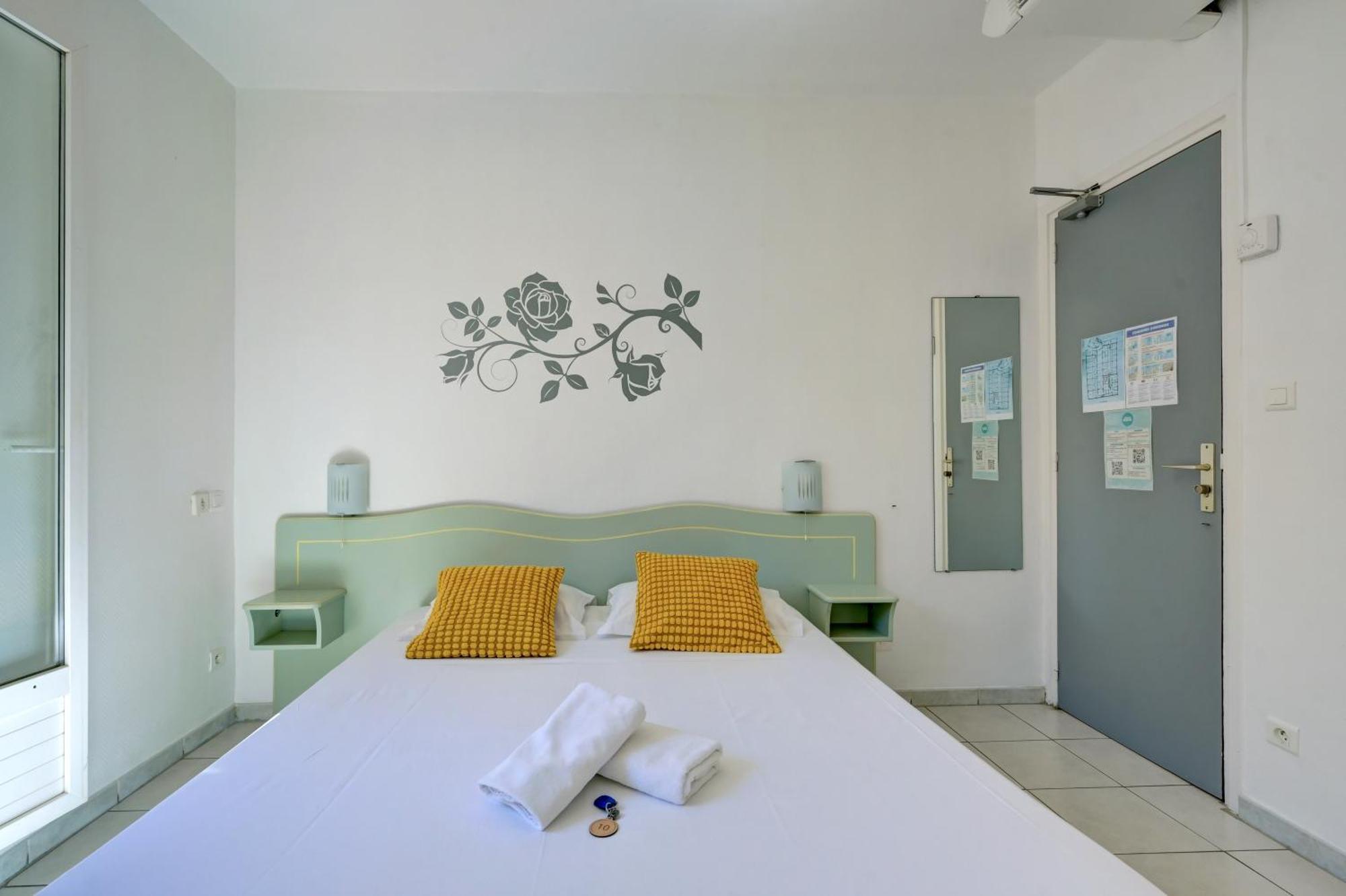 Hotel Camille Saintes-Maries-de-la-Mer Dış mekan fotoğraf